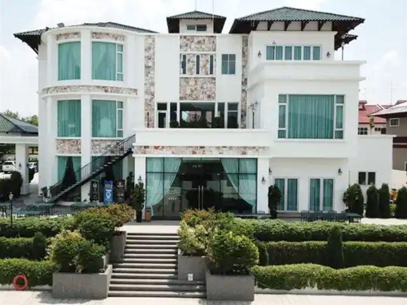 Casa Bianca Hotel Kluang Buitenkant foto