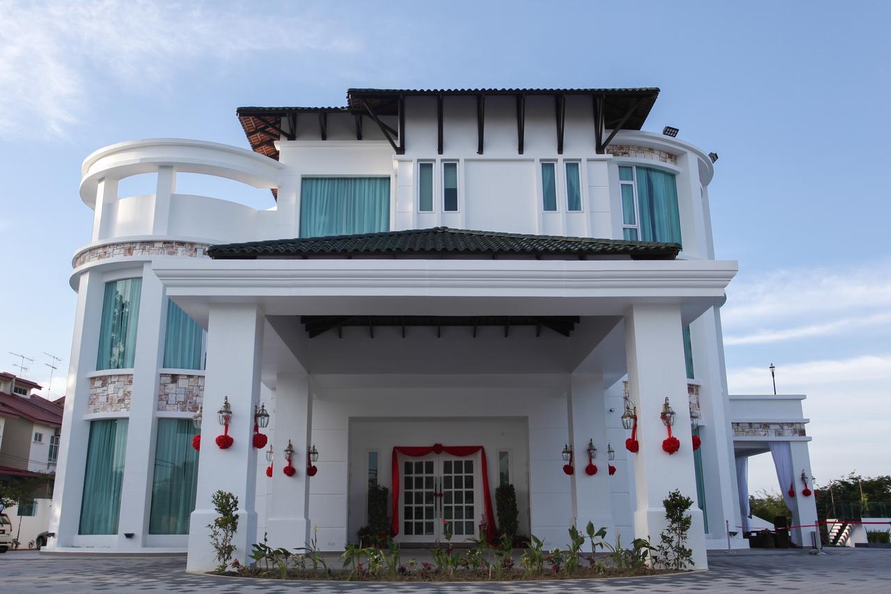Casa Bianca Hotel Kluang Buitenkant foto