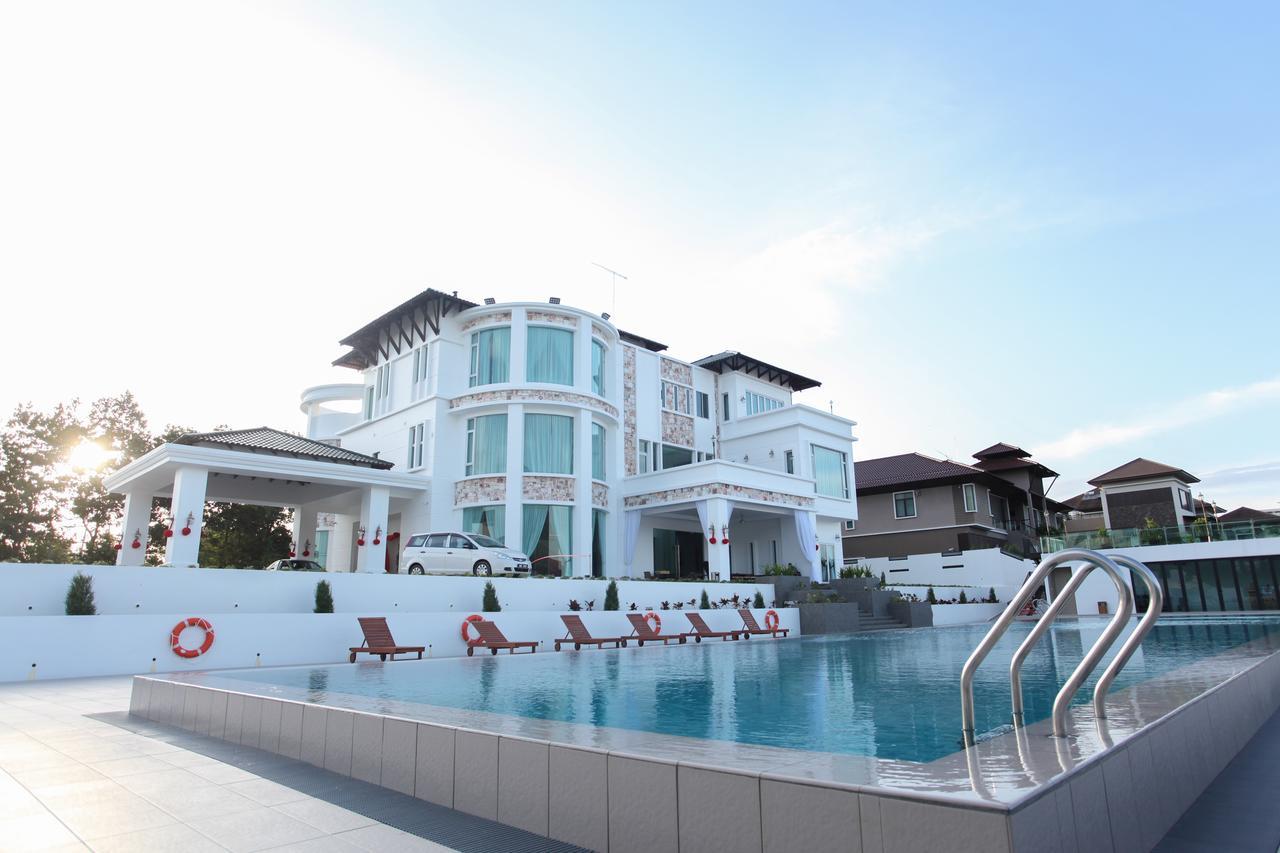 Casa Bianca Hotel Kluang Buitenkant foto
