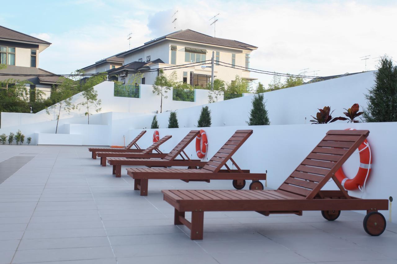 Casa Bianca Hotel Kluang Buitenkant foto
