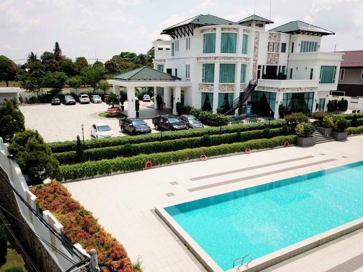 Casa Bianca Hotel Kluang Buitenkant foto