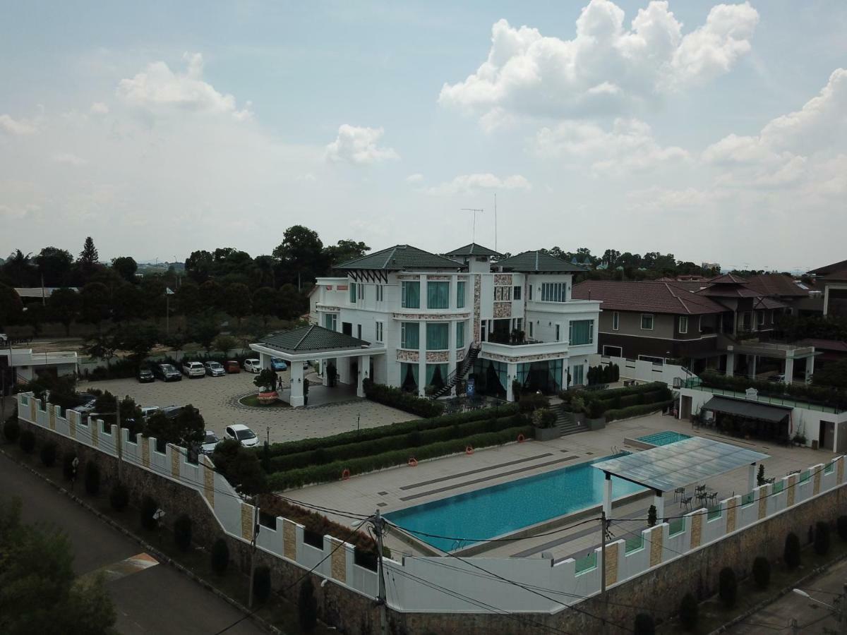 Casa Bianca Hotel Kluang Buitenkant foto
