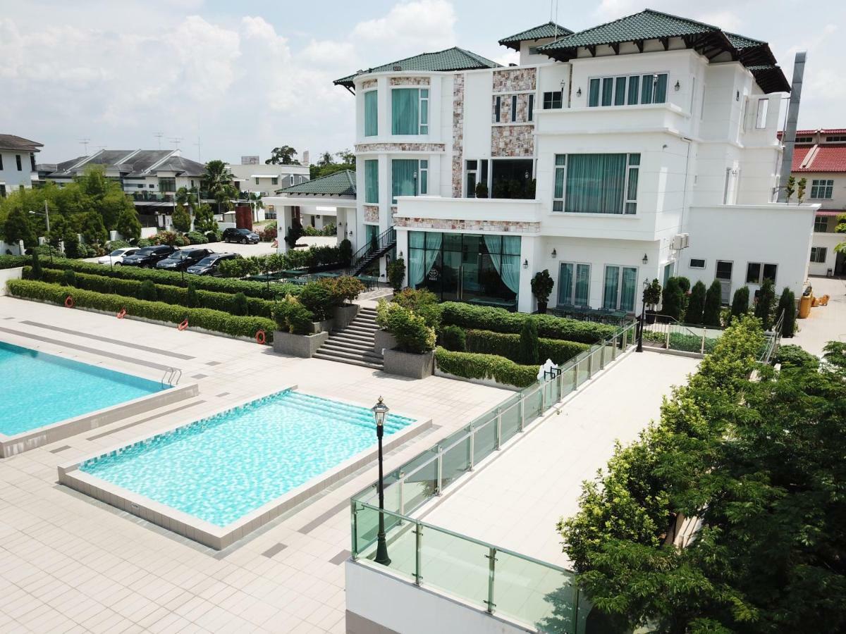 Casa Bianca Hotel Kluang Buitenkant foto