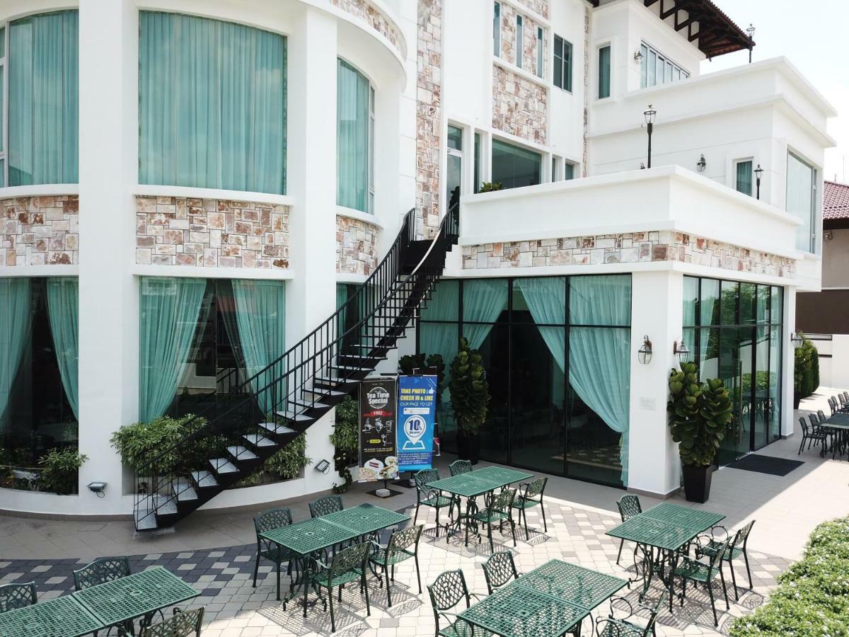 Casa Bianca Hotel Kluang Buitenkant foto