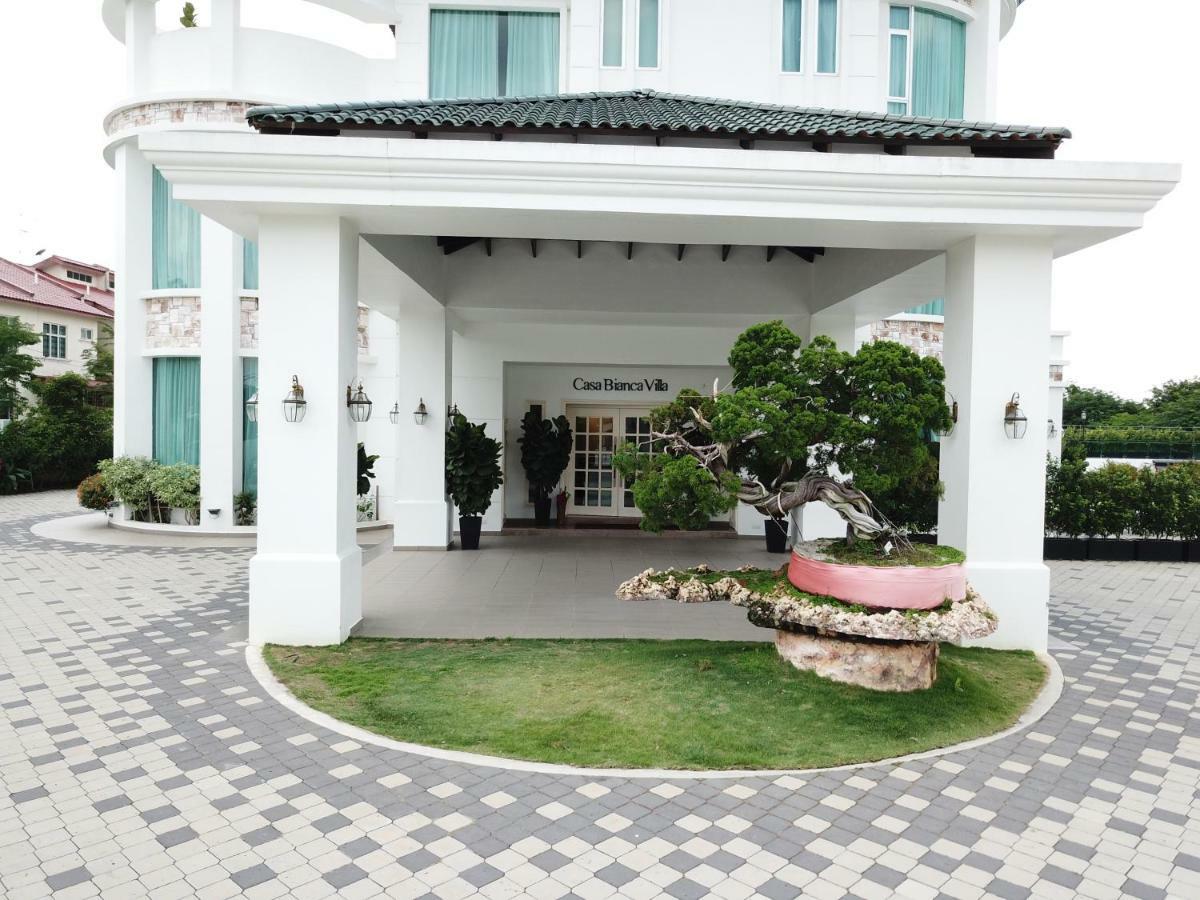 Casa Bianca Hotel Kluang Buitenkant foto