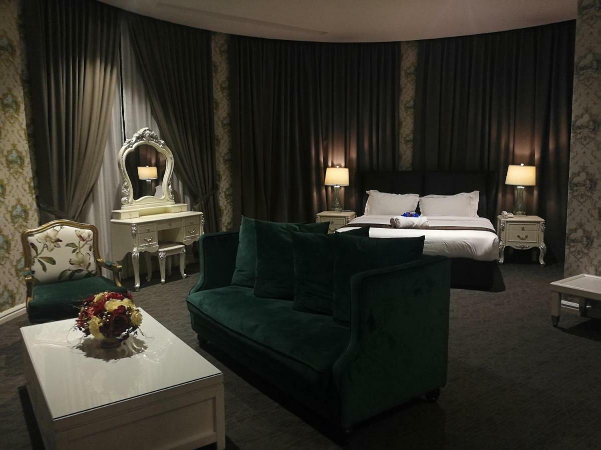 Casa Bianca Hotel Kluang Buitenkant foto